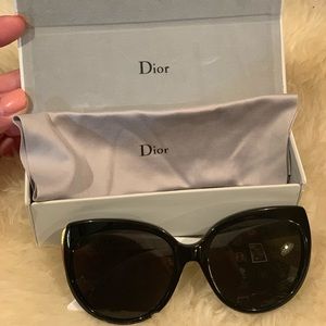 DIOR sunglasses 🕶